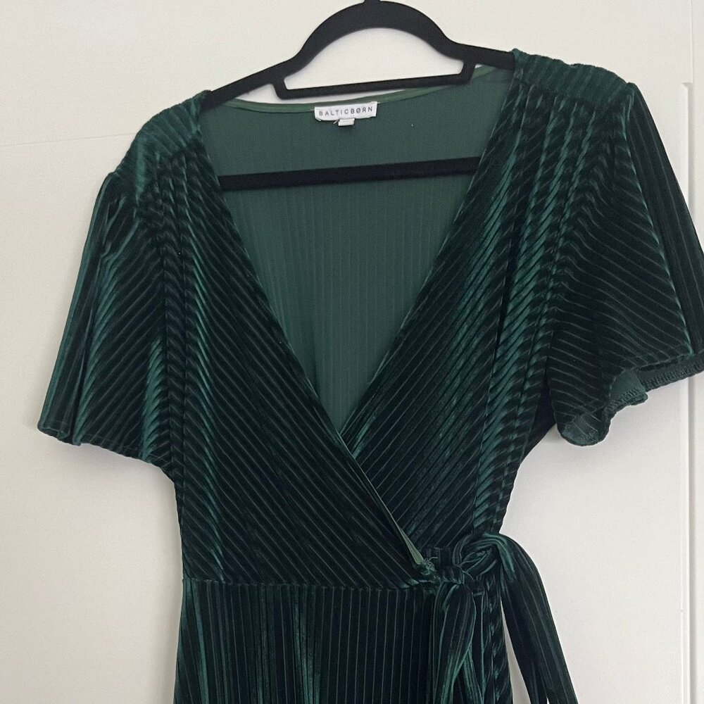 Baltic Born - Andi Ribbed Velvet Wrap Dress - Emerald